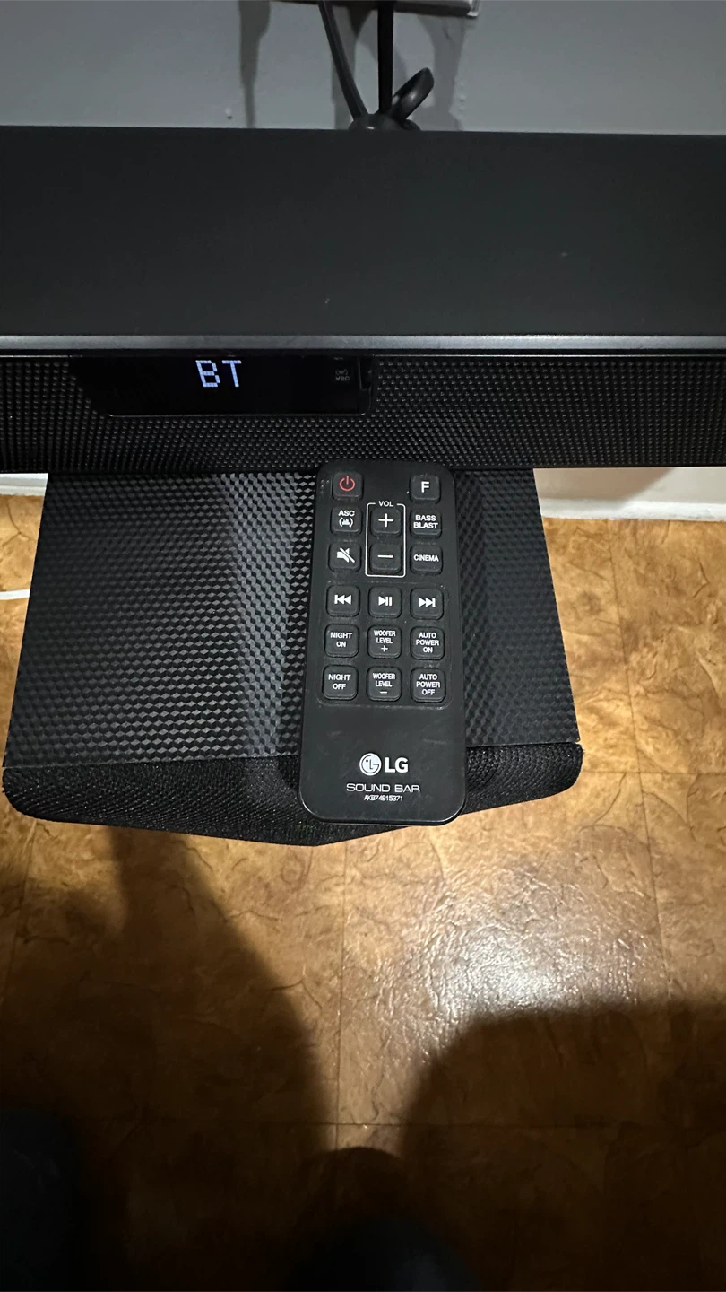 LG SL4Y Sound Bar with Wireless Subwoofer - photo 3