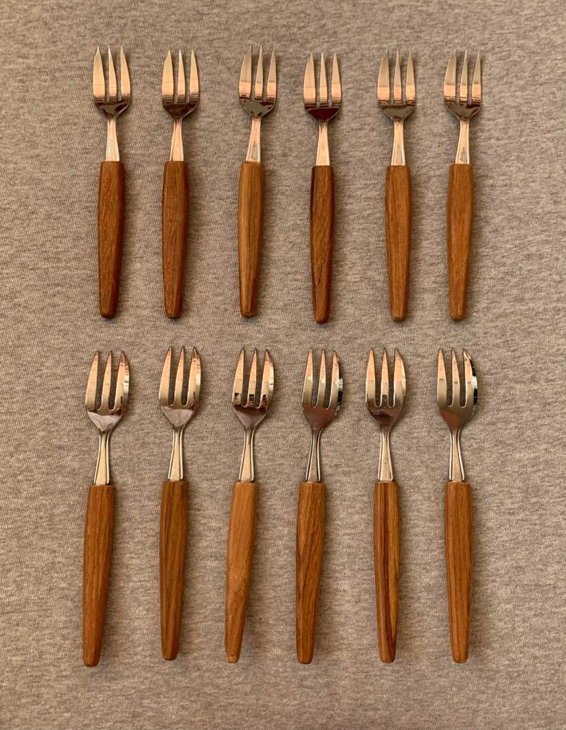 Set of 12 Mid-Century Modern Teak Pastry / Pie Forks 🏈