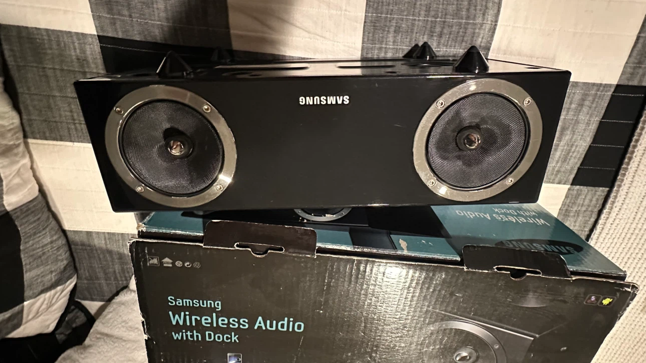 Samsung Wireless Audio Speaker with Dock DA-E670 - photo 5