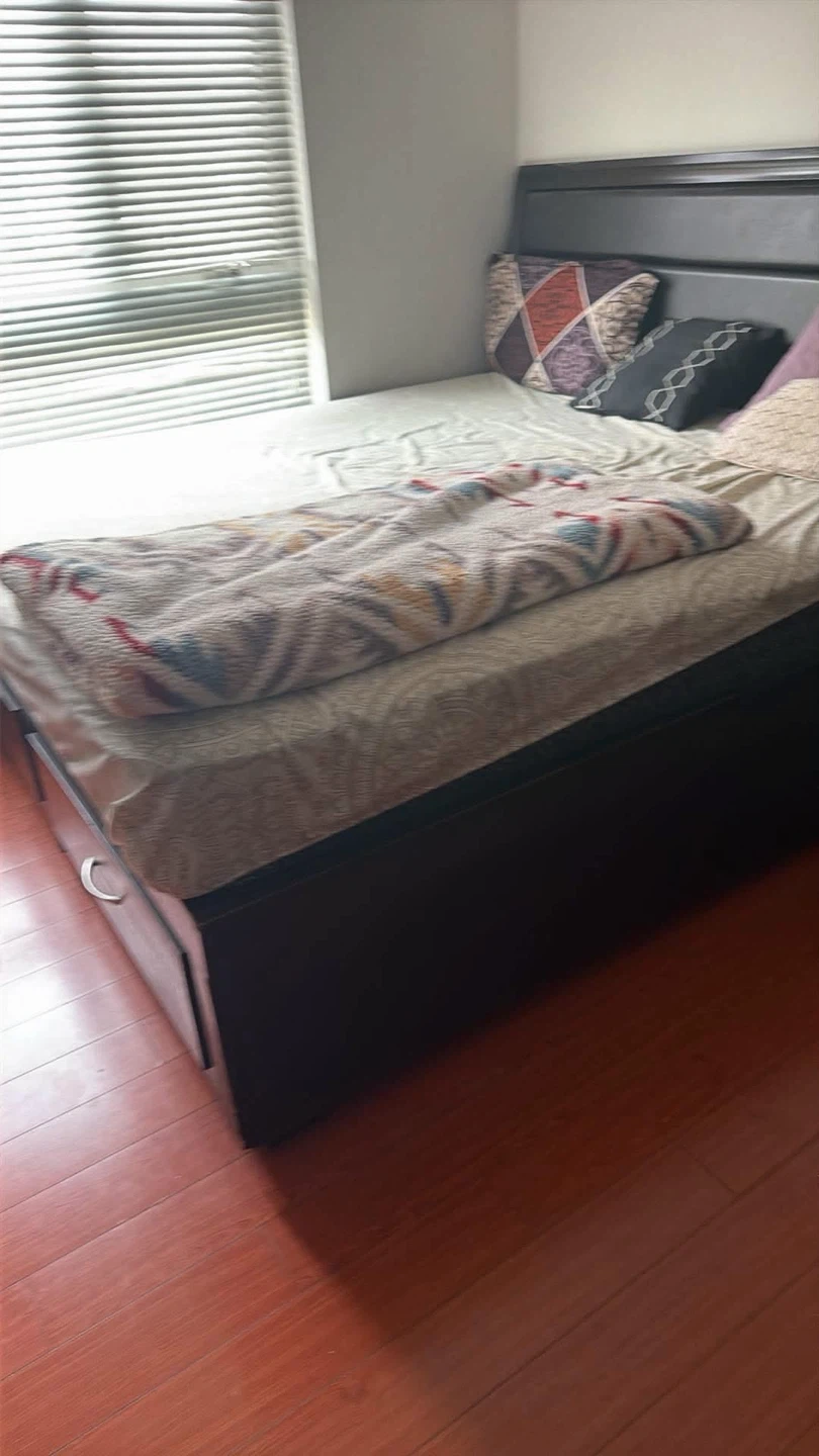 Moving sale