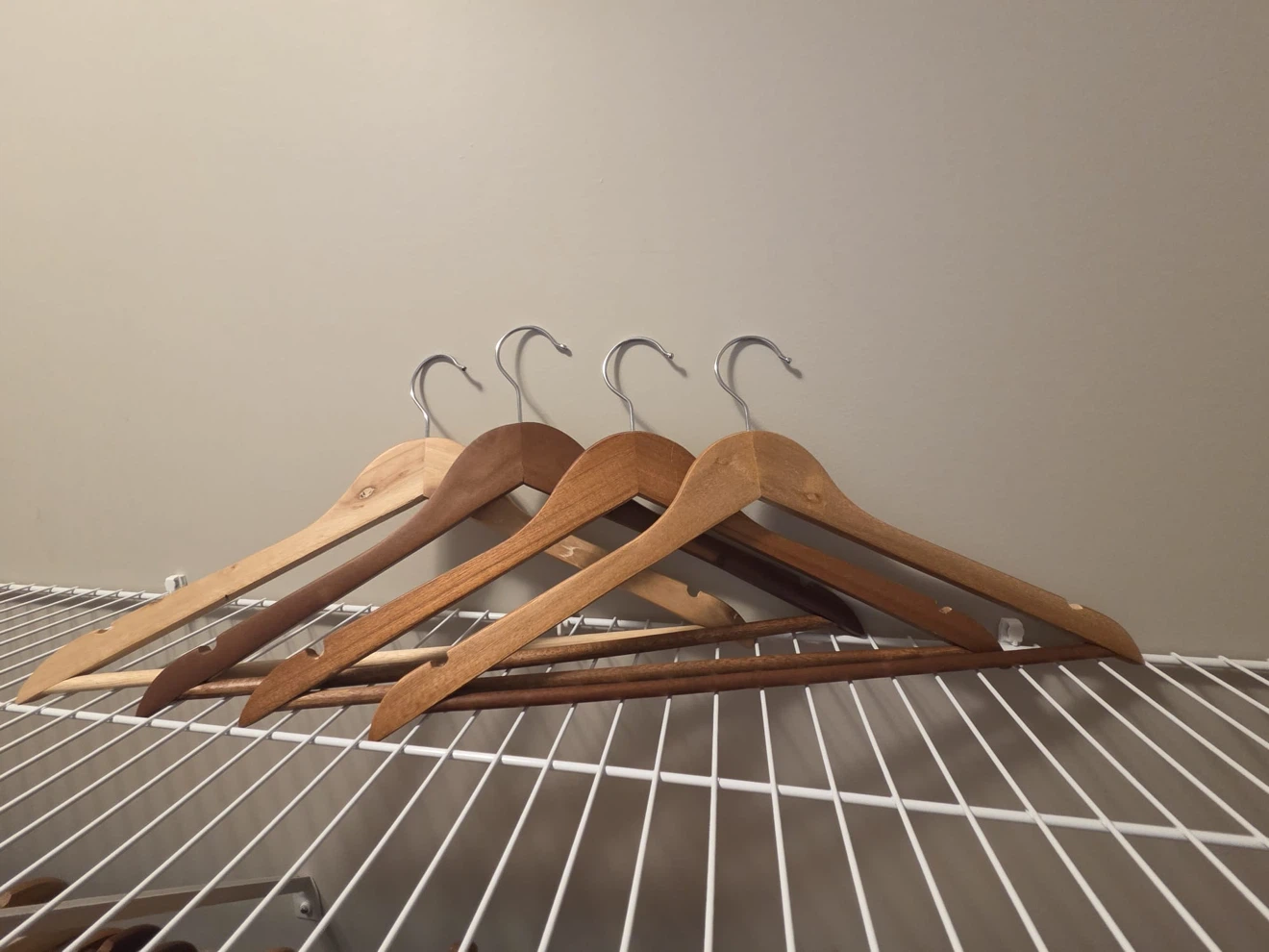 Set of Wooden Clothes Hangers - photo 2