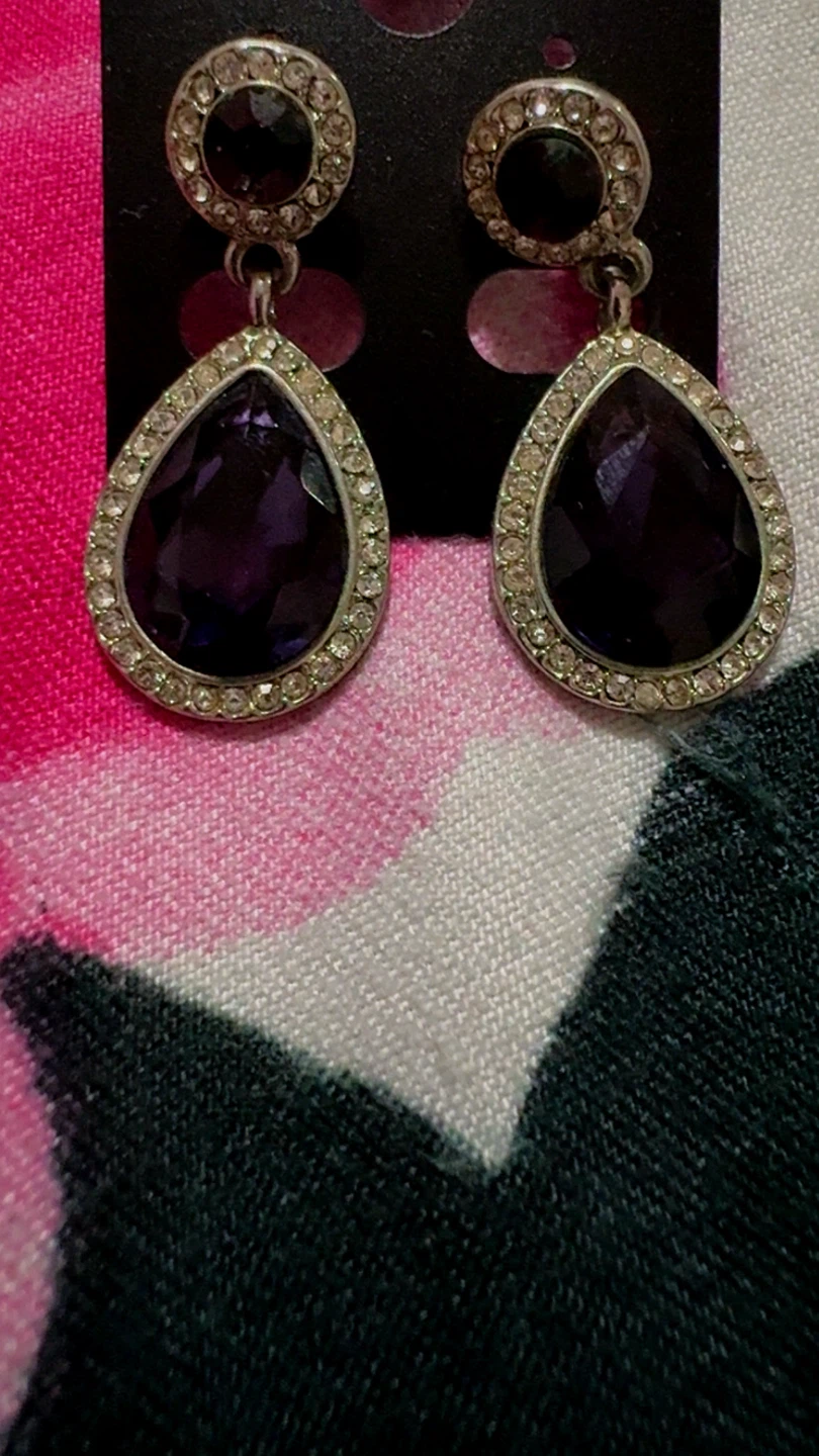 🏈 Purple Teardrop Crystal Earrings