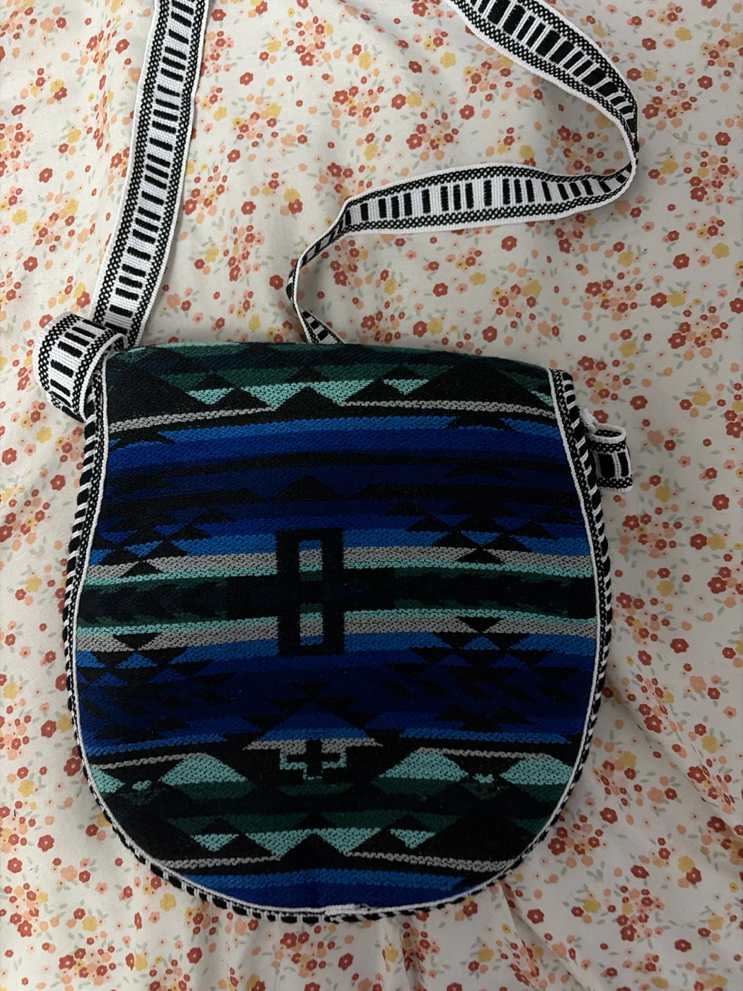 El Salvador Woven Crossbody Bag - photo 2