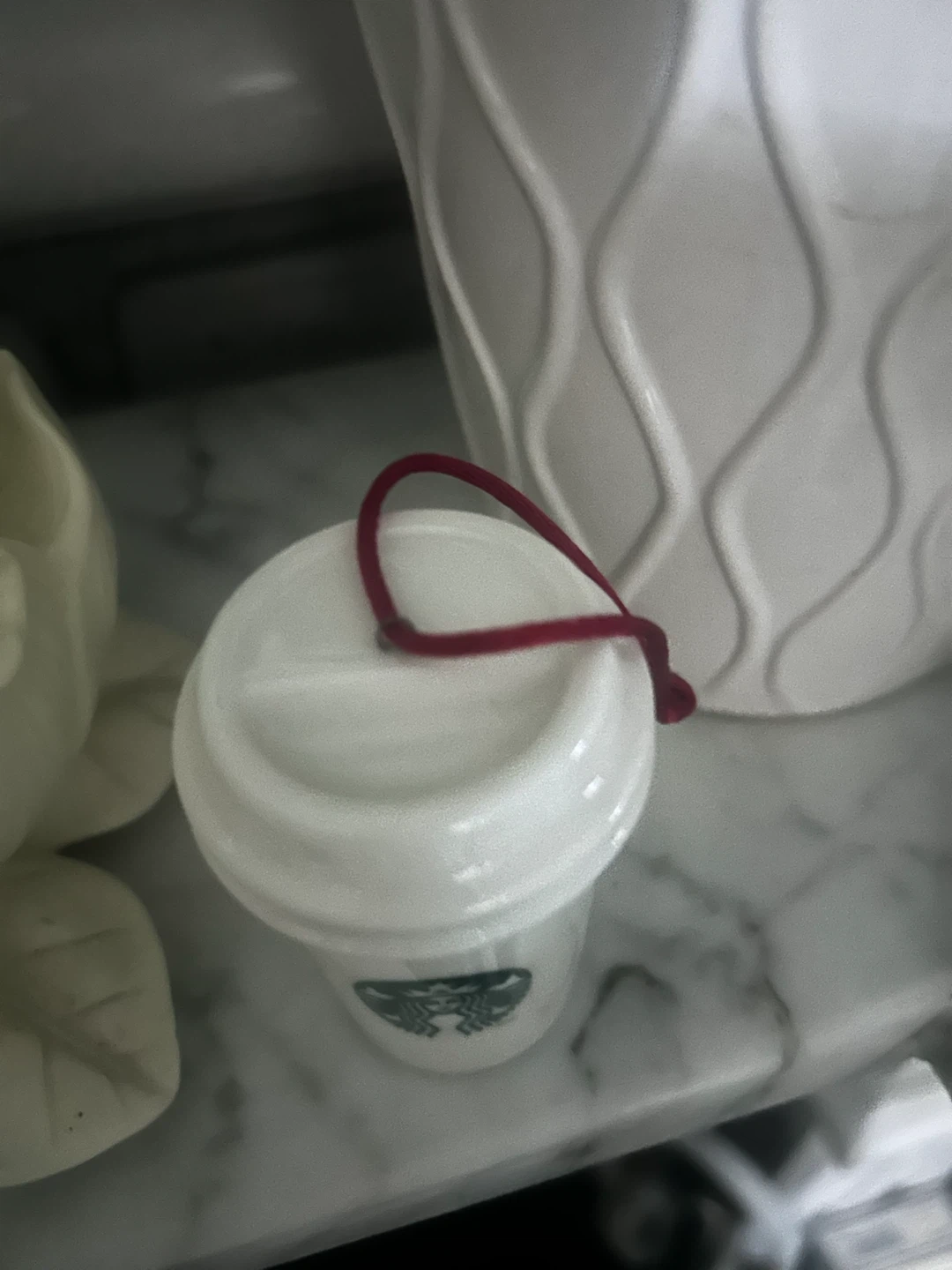 Starbucks Holiday 2014 Coffee Cup Ornament - photo 2