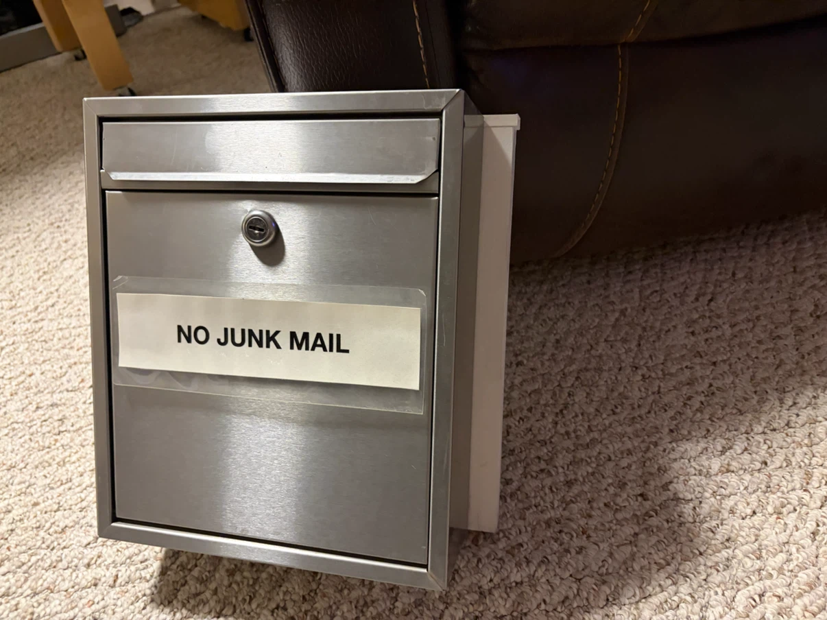 Mail lock metal box