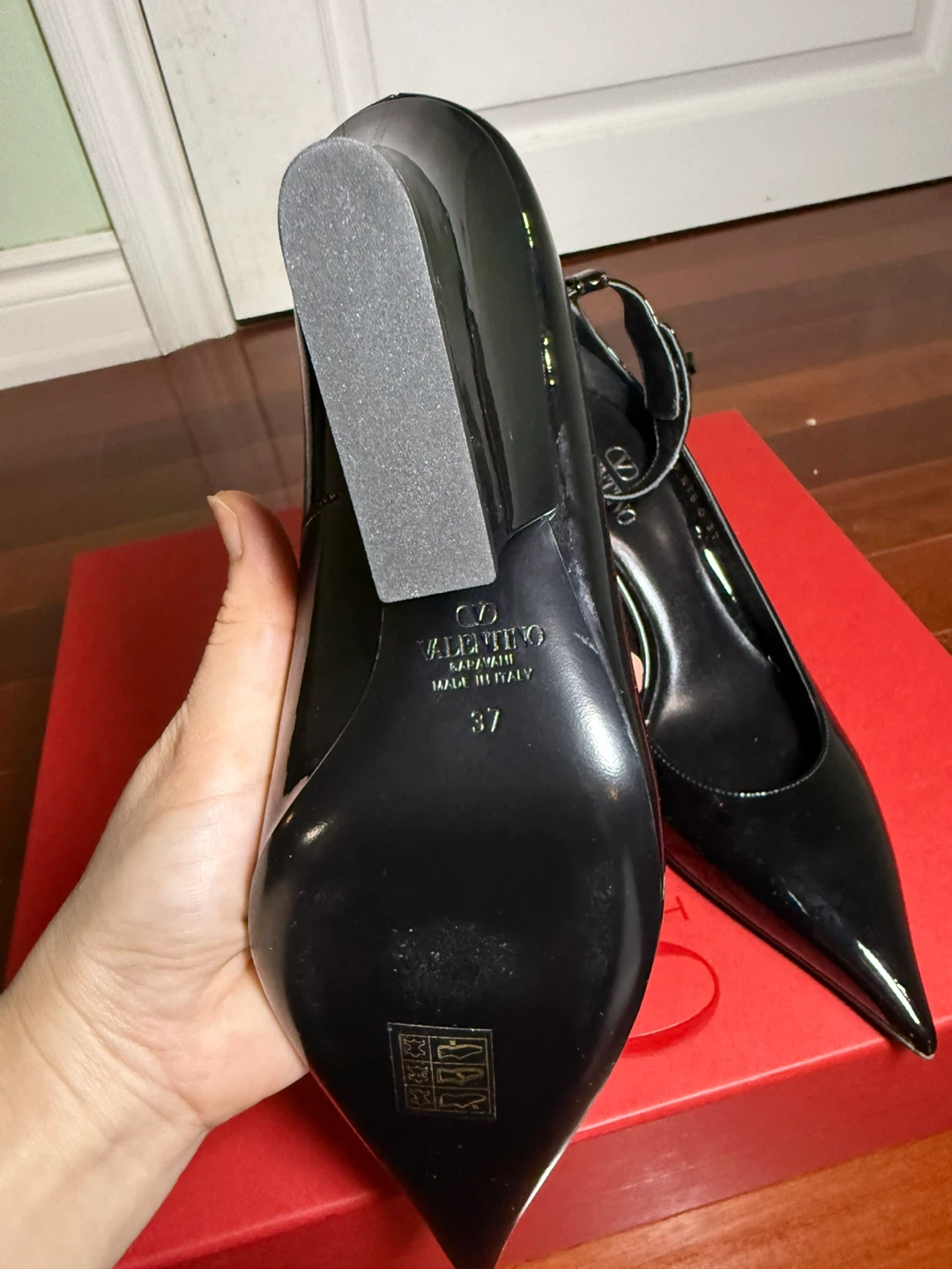 Valentino Garavani Black Patent Ankle Strap Heels Size 37 - photo 5