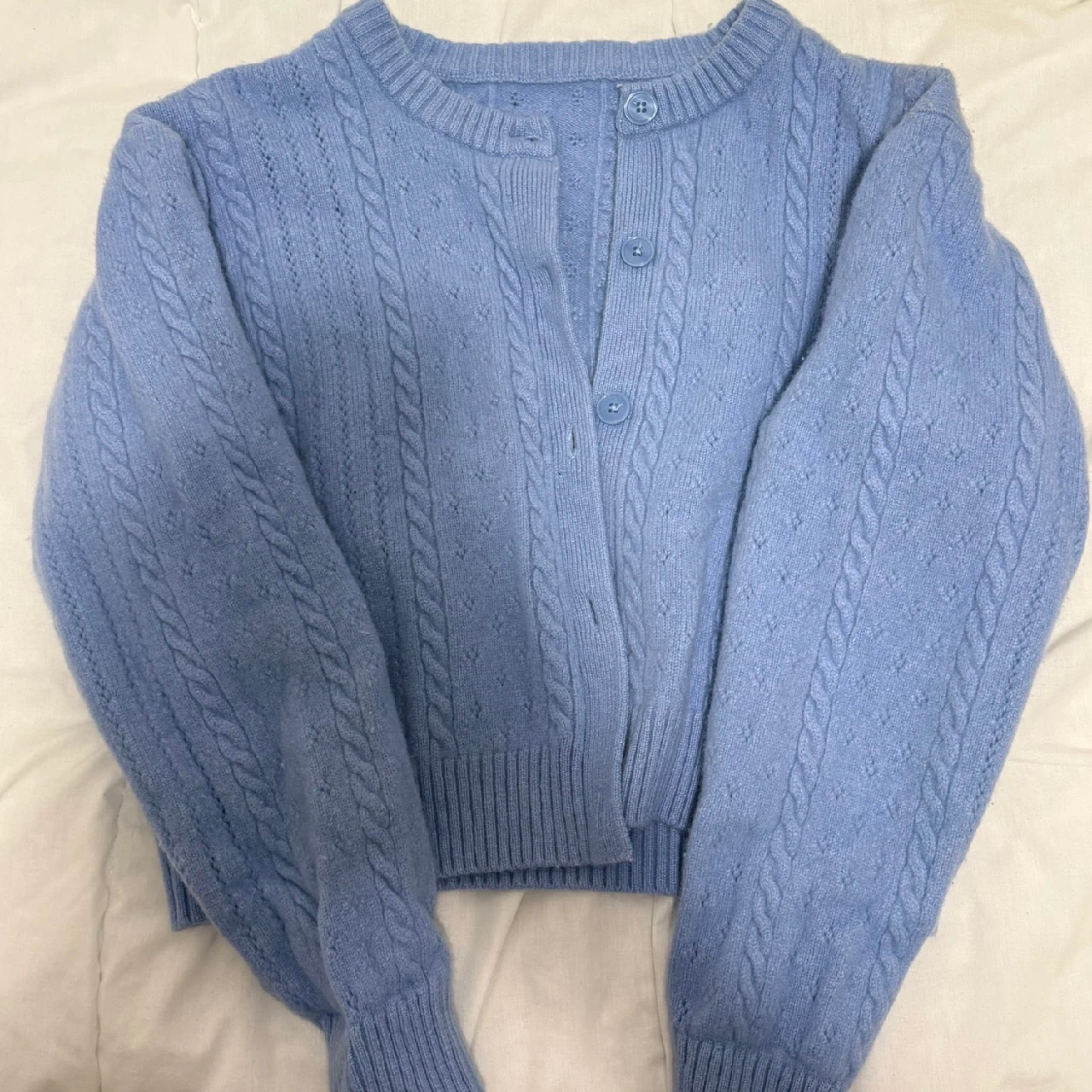 Moving sale✨ Aritzia Cardigan - Size L (Fits like M)