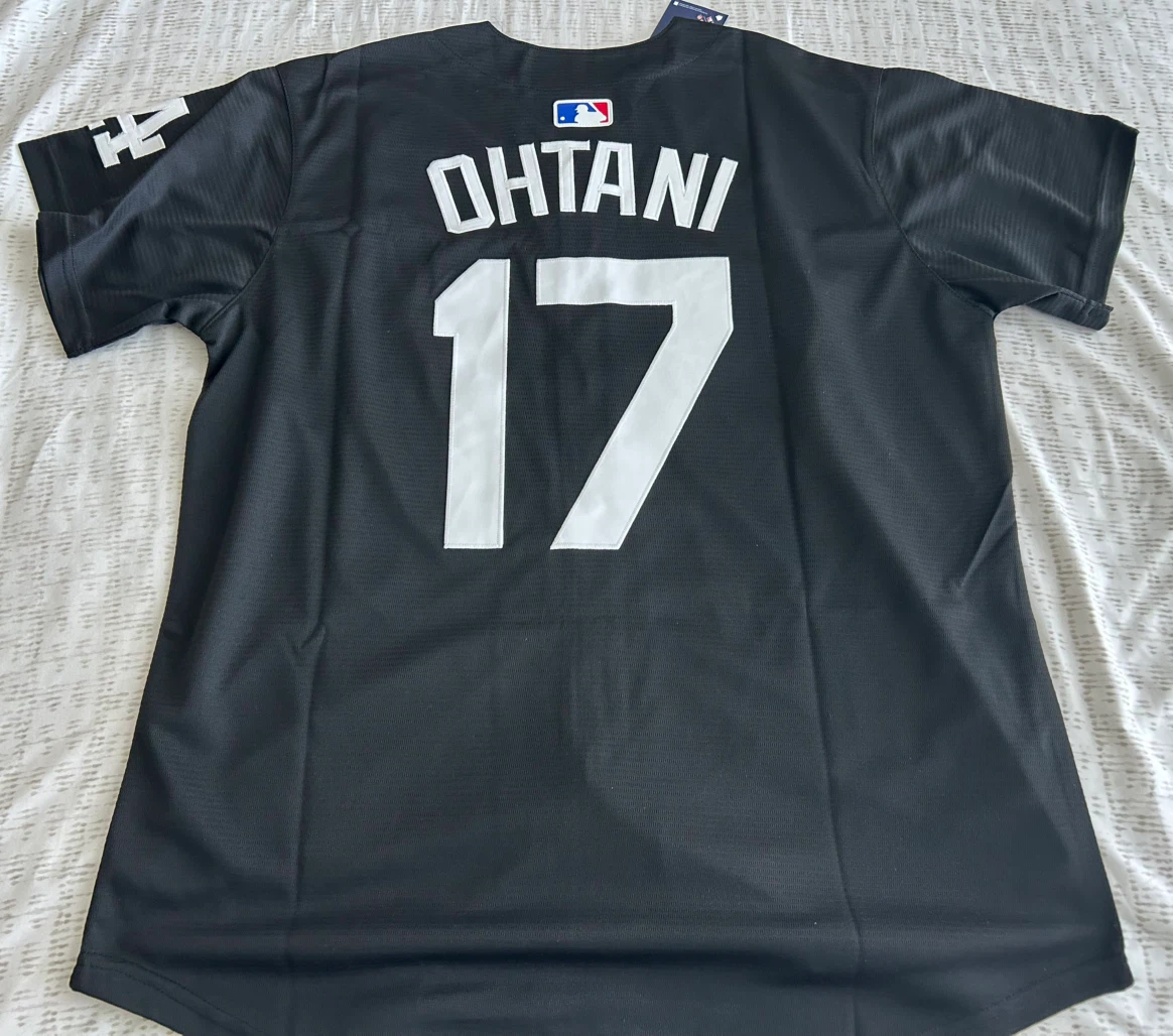 LA Dodgers Shohei Ohtani Jersey (Size L or M) - photo 3