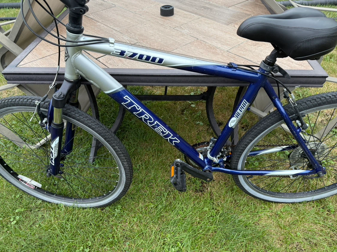 Trek 3700 Mountain Bike - photo 2