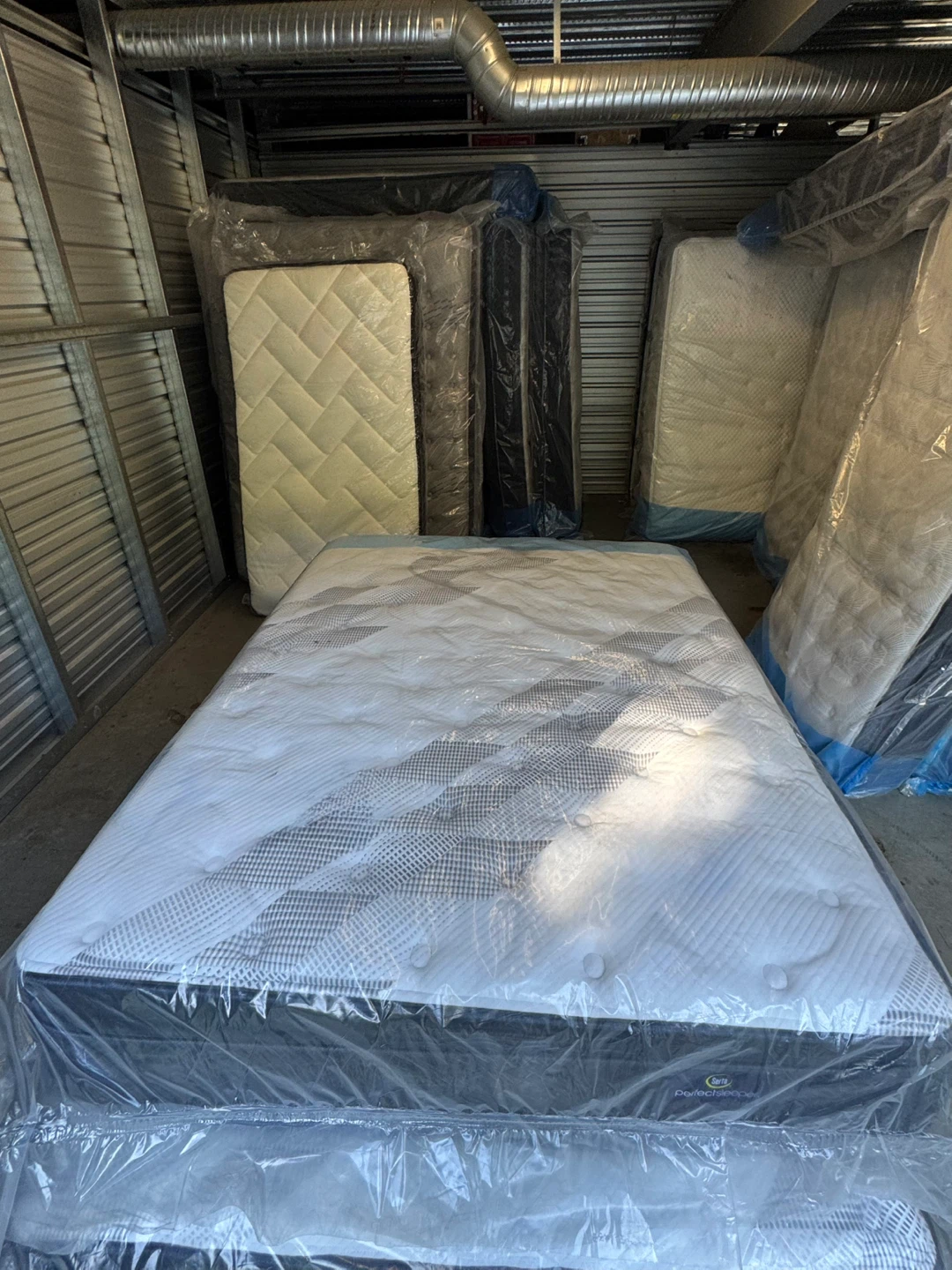 Luxury queen size mattresses (must go) - photo 2