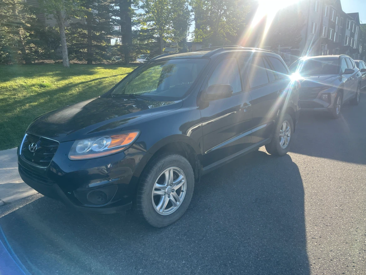 Hyundai Santa Fe SUV - photo 2