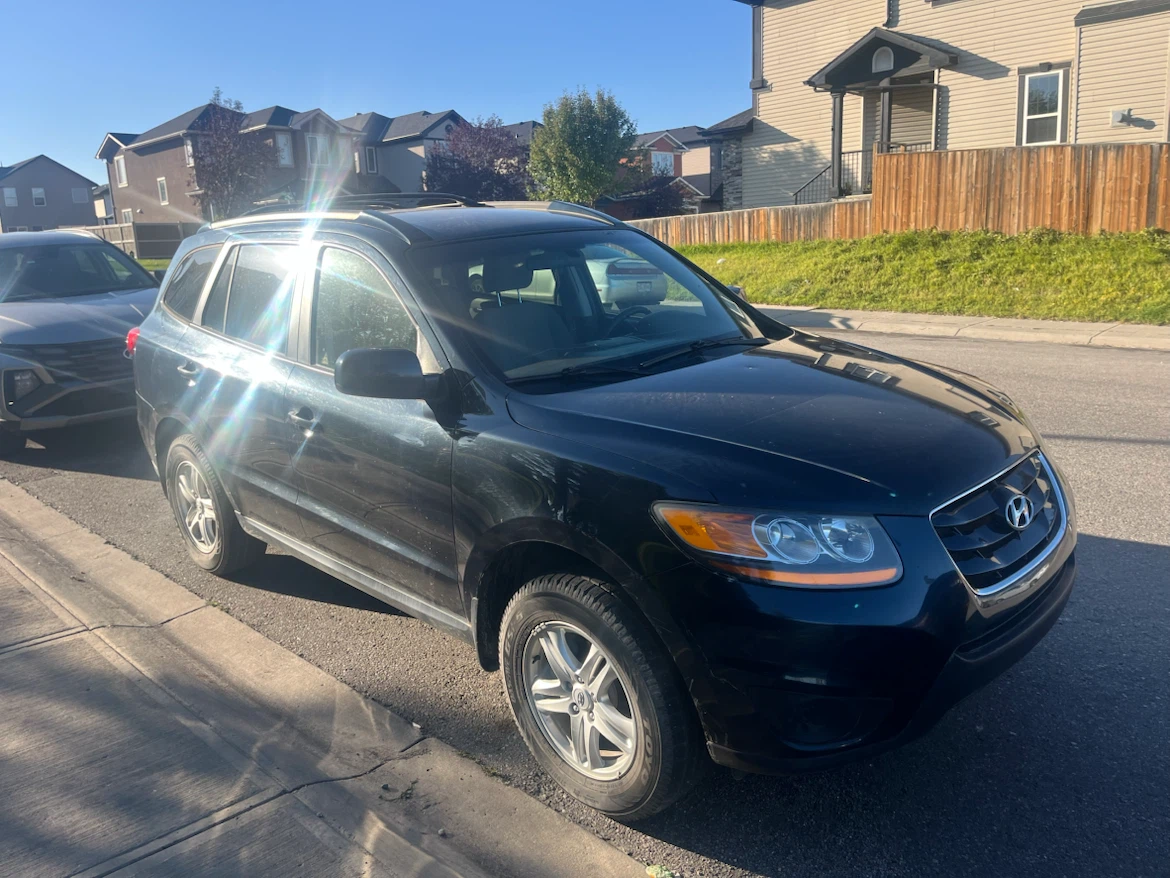 Hyundai Santa Fe SUV - photo 4
