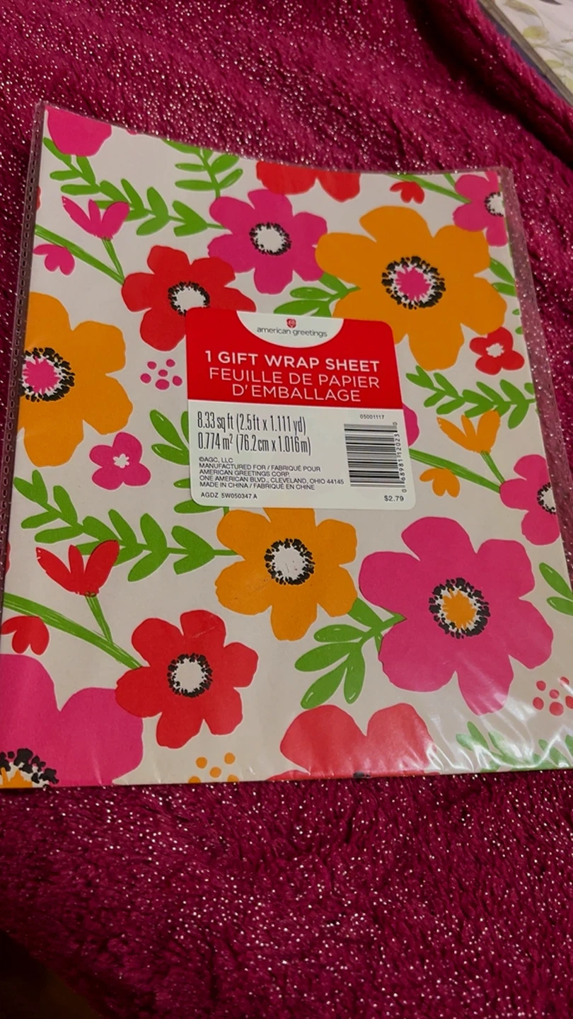 🏈 American Greetings Floral Gift Wrap Sheet