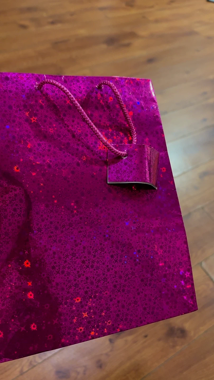 🏈 Pink Holographic Gift Bag - photo 2