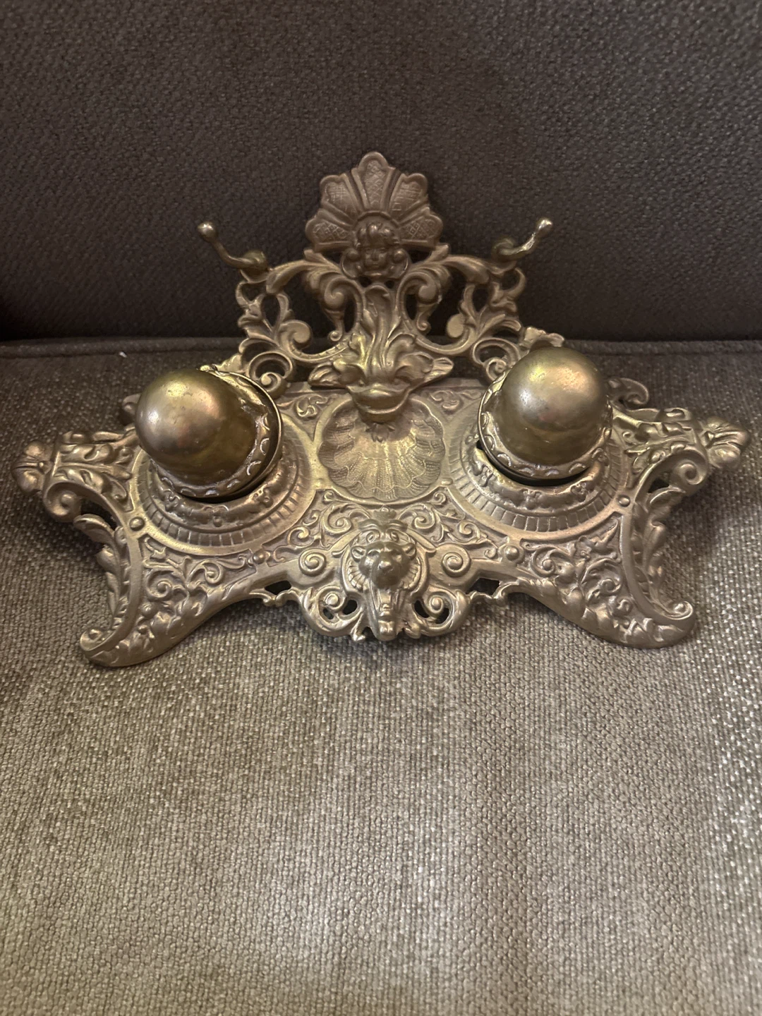 🏈 Vintage Ornate Brass Double Inkwell - photo 3
