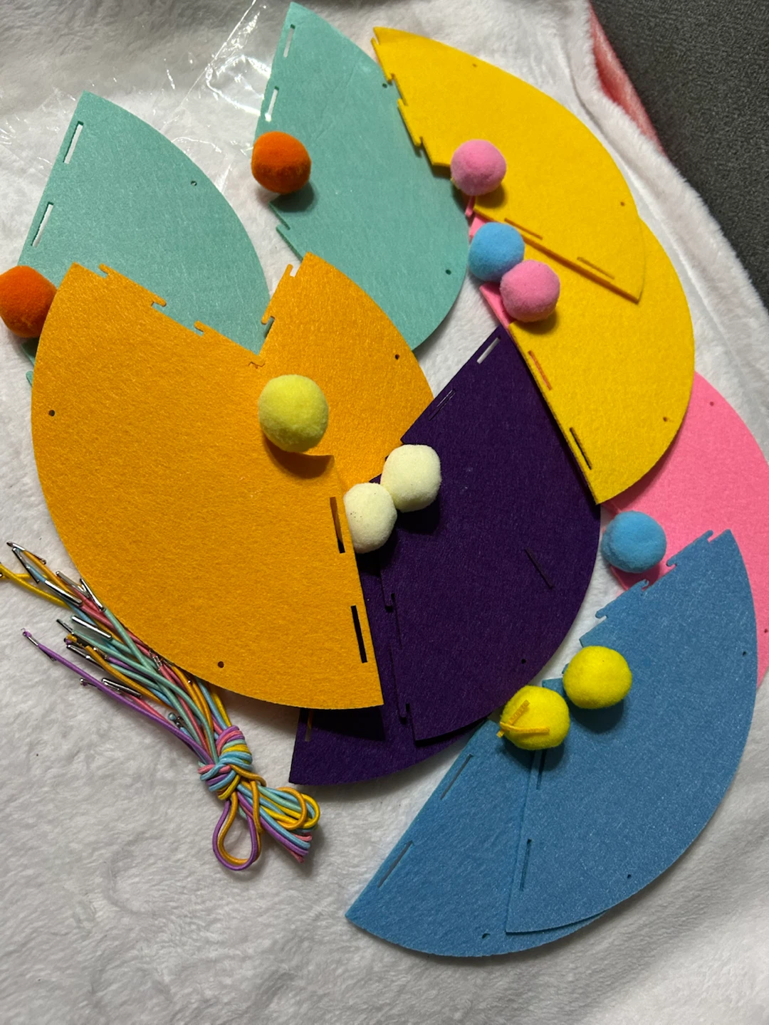 New-DIY Mini Party Hats for Pets and Toys - photo 5