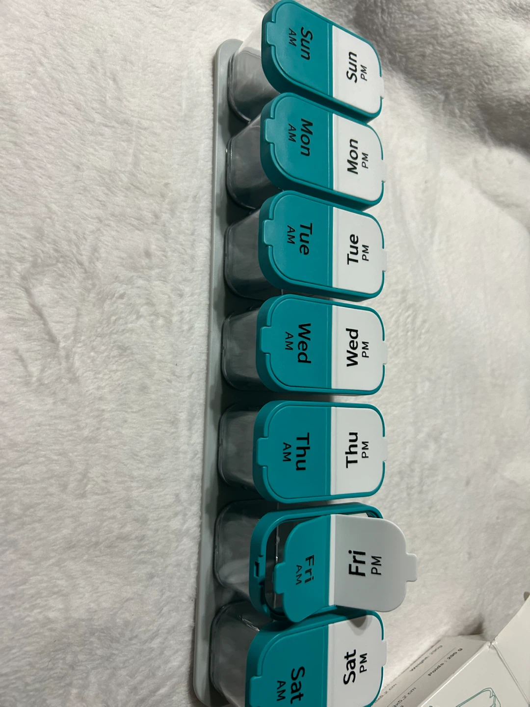 New-Bexeen Extra Large Weekly Pill Organizer