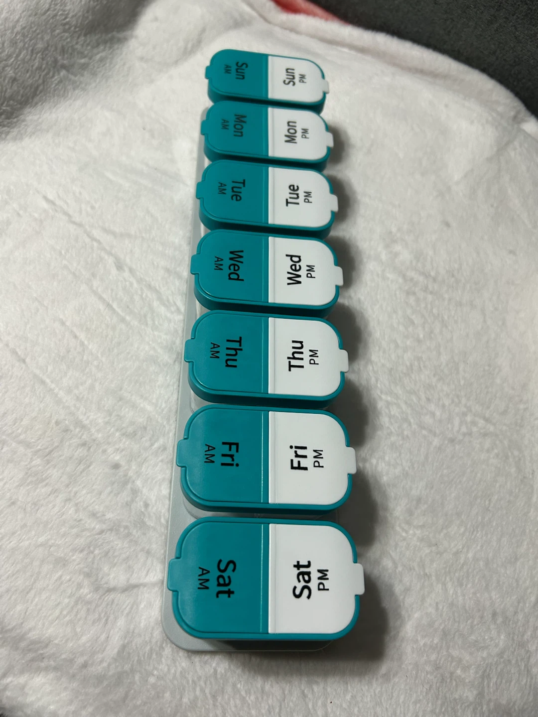 New-Bexeen Extra Large Weekly Pill Organizer - photo 2