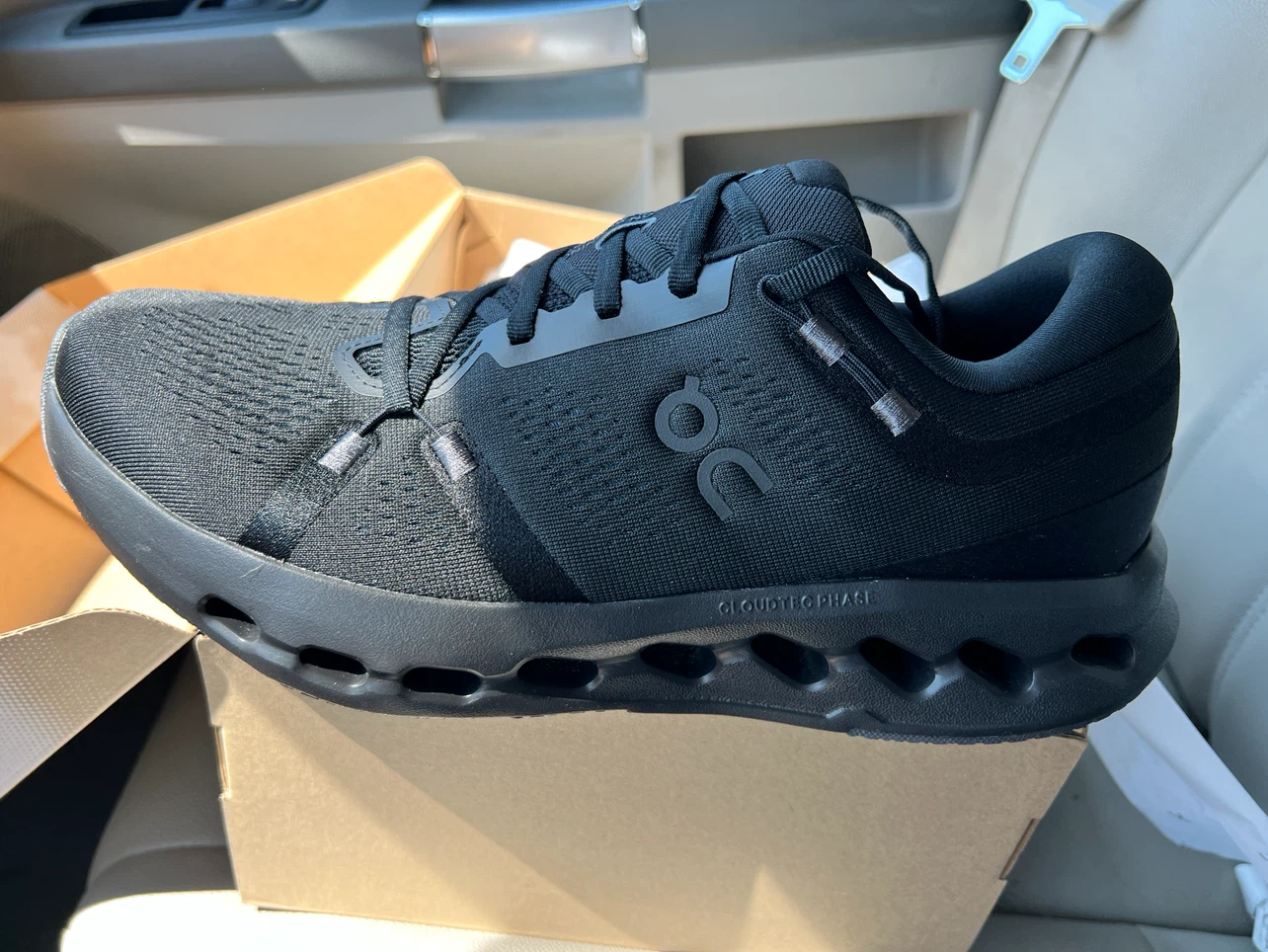 On Running Cloudsurfer 2 Men's Shoes Size 10.5 - photo 2