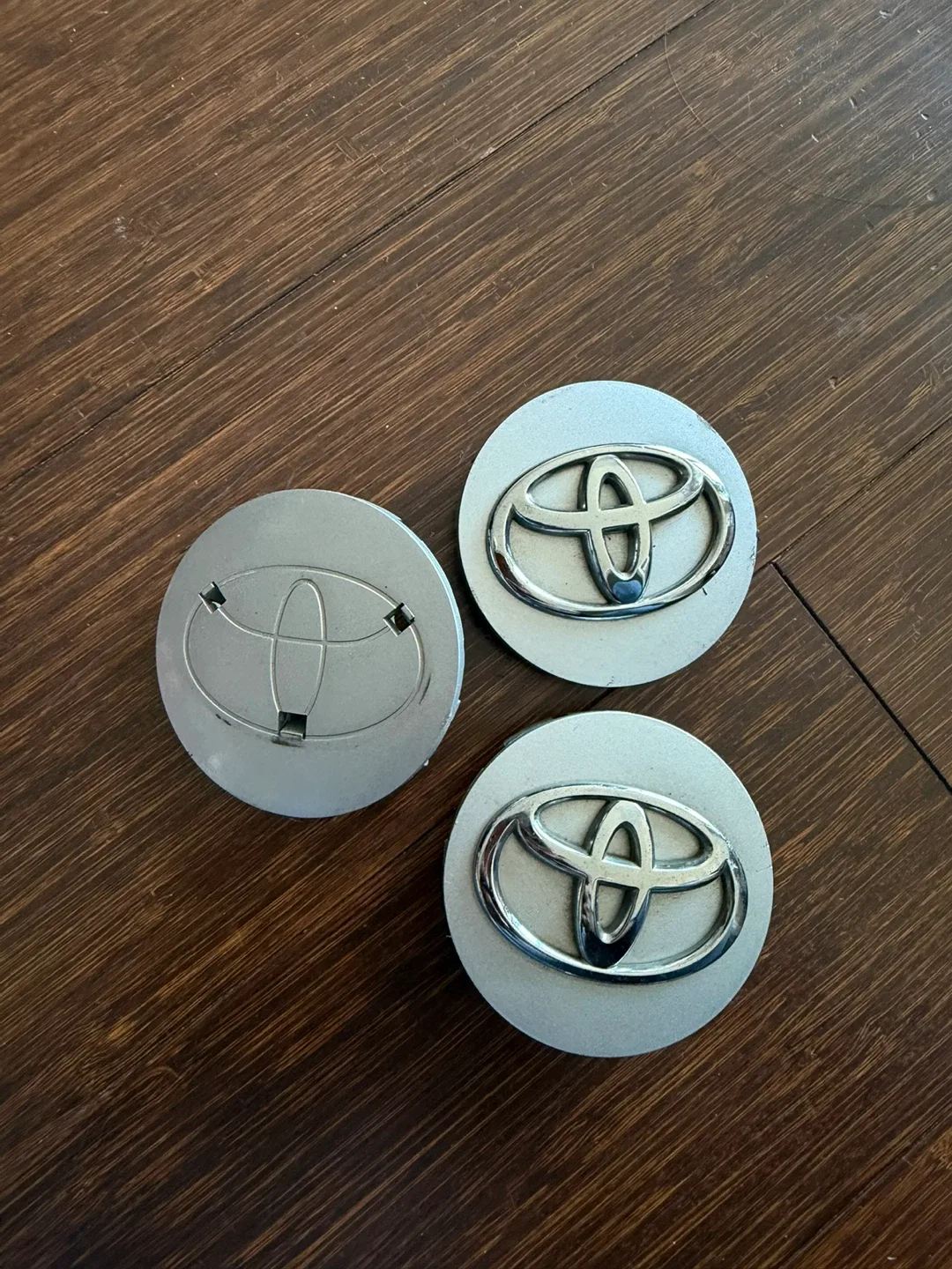 3 Toyota Wheel Centre Caps 60mm 🏈