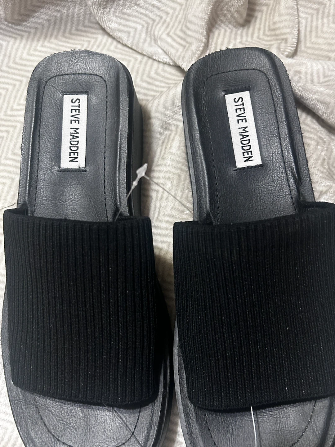 Steve Madden black platform slides - photo 5