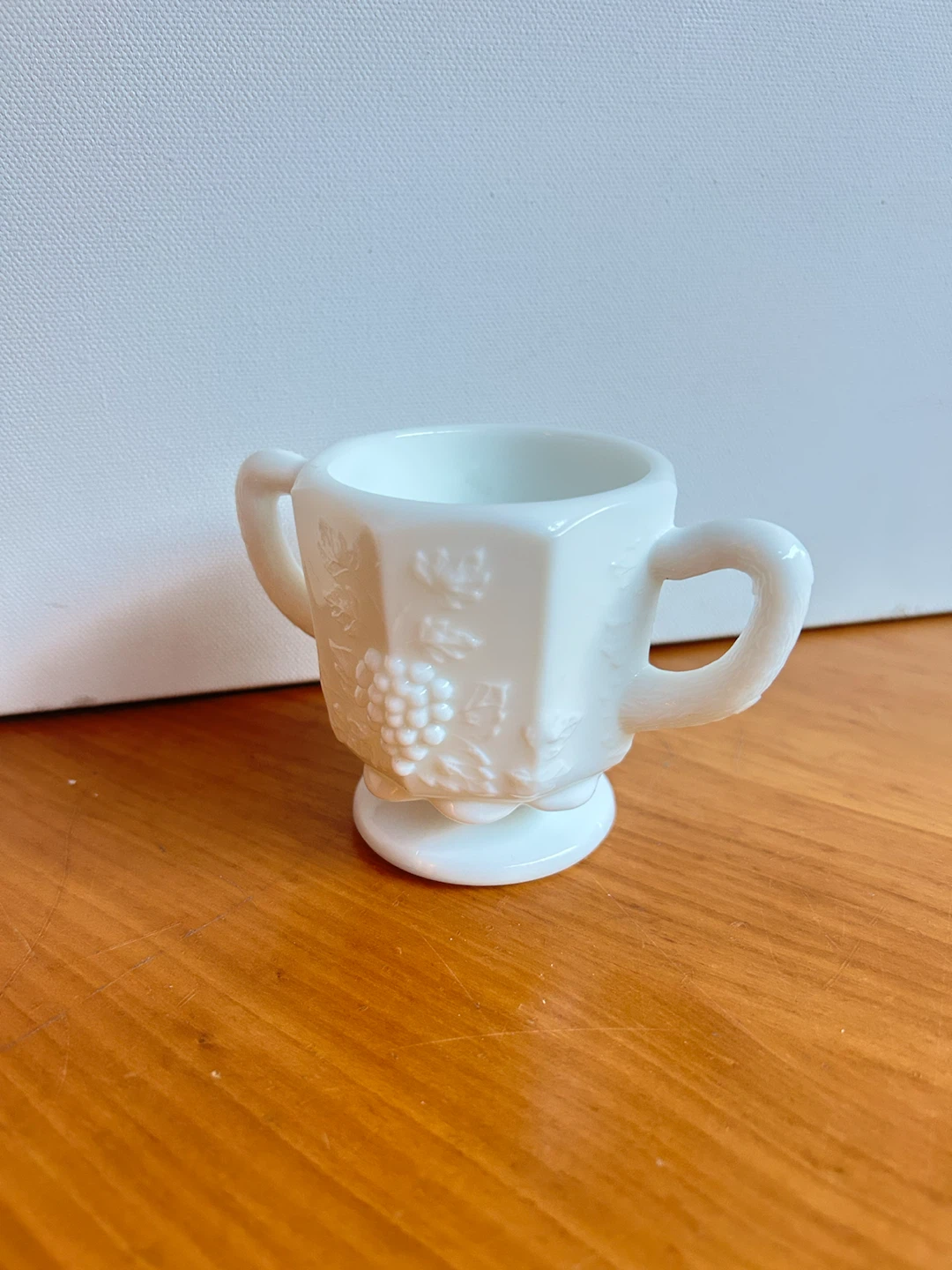 Vintage White Milk Glass Sugar Bowl - photo 2