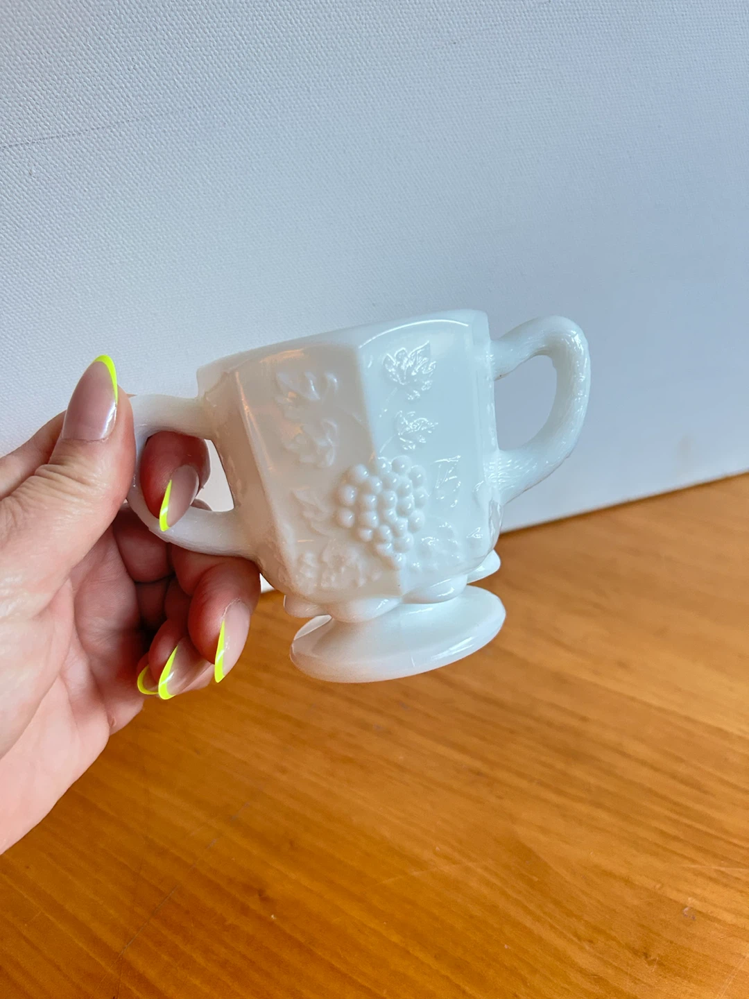 Vintage White Milk Glass Sugar Bowl - photo 4