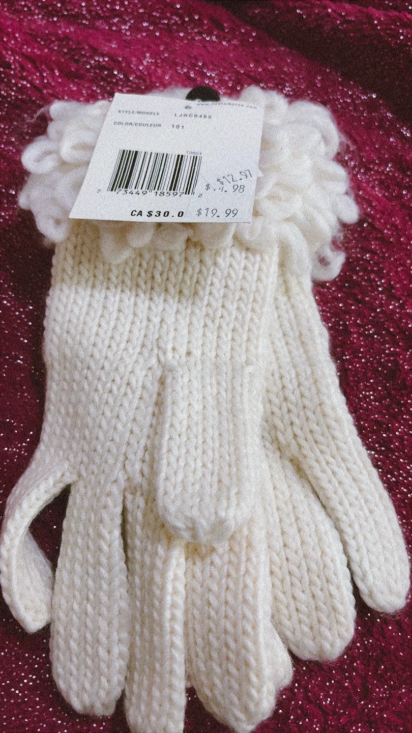 Liz 🏈 Claiborne Cream Knit Gloves