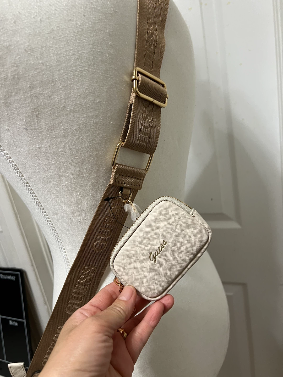 🏈 Brand new Guess Crossbody Bag - photo 2