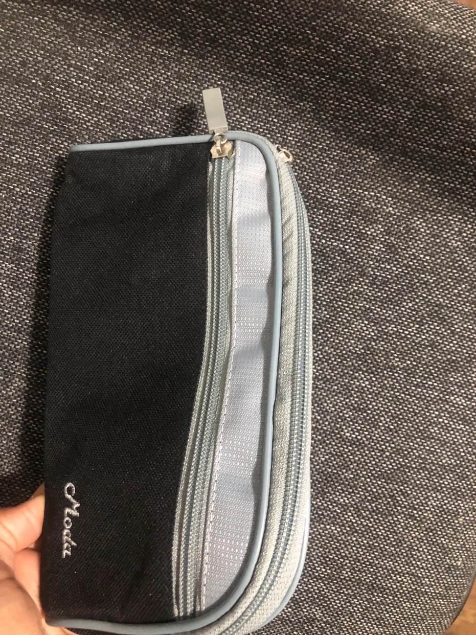 Moda Black Zippered Pouch 🏈