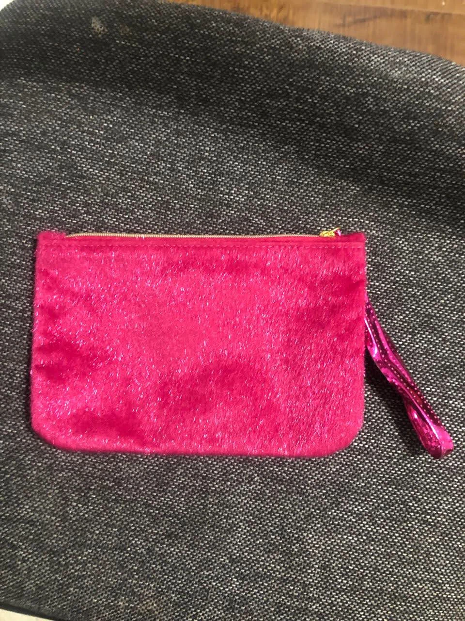 Ipsy 🏈 Fuchsia Faux Fur Wristlet Pouch - photo 3