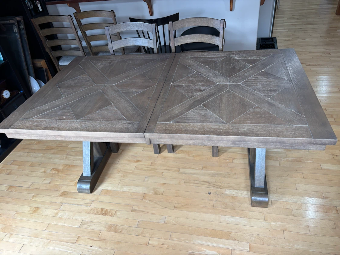 Dining Table x 8 Chairs - photo 3