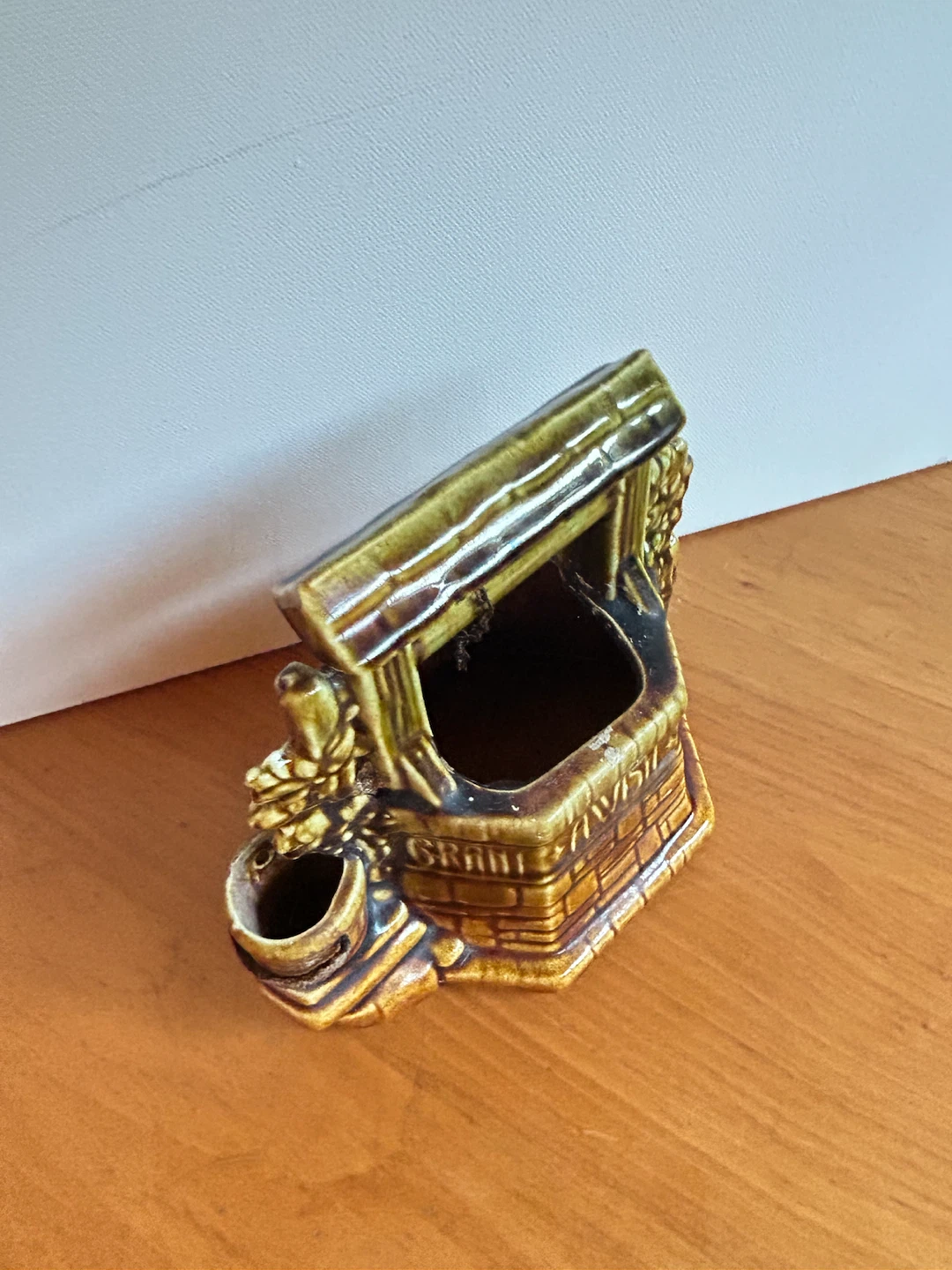 1950’s Ceramic Wishing Well Planter - photo 5