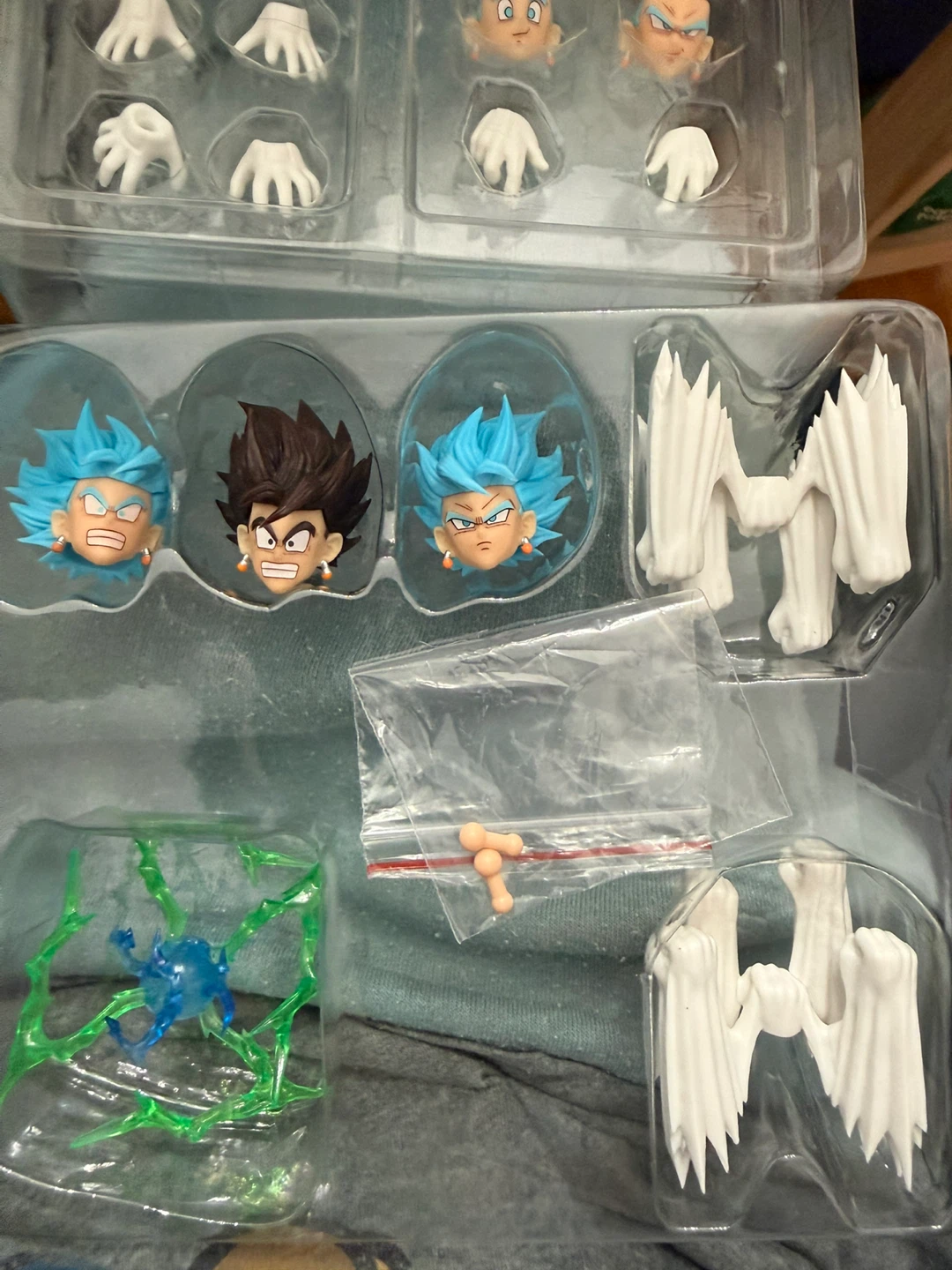 🏈 GD Studio Vegito Blue Figure Accessory Set - photo 3