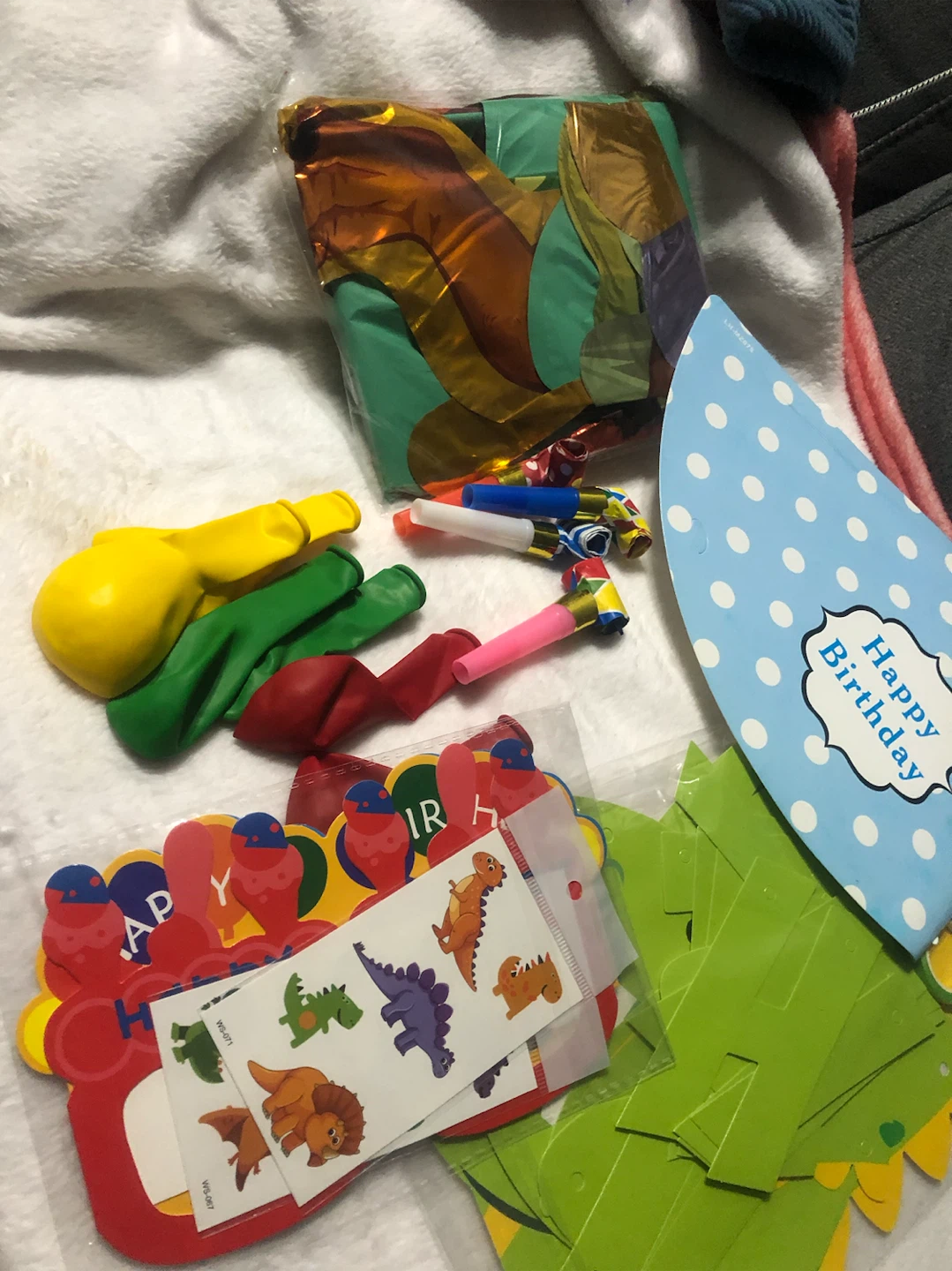 New-Dinosaur Themed Birthday Party Supplies Kit