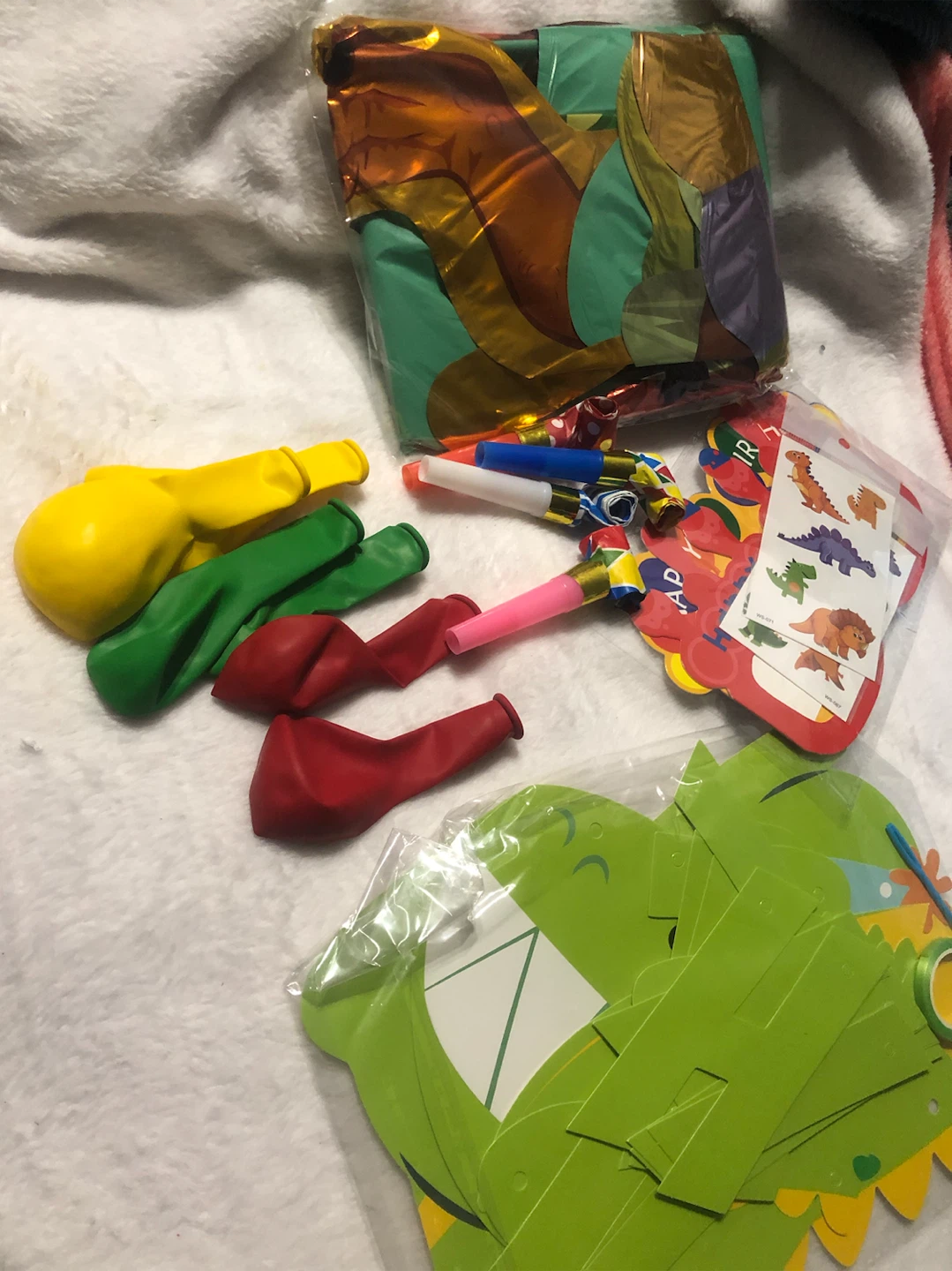 New-Dinosaur Themed Birthday Party Supplies Kit - photo 2