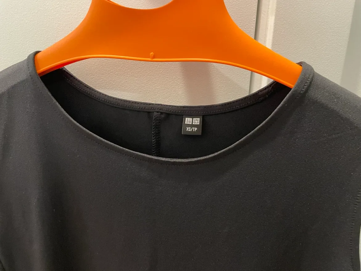 Uniqlo Sleeveless Black Dress - Size XS - photo 3