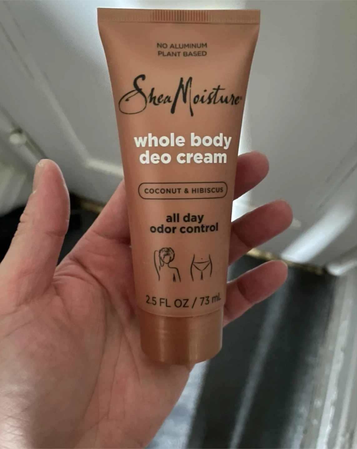 🏈SheaMoisture Coconut & Hibiscus Whole Body Deo Cream