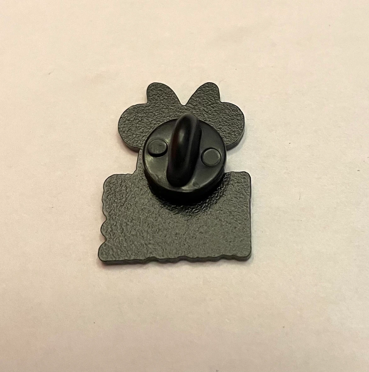 New DISNEY Minnie Mouse “I’ll be your Minnie” Lapel Clothing Pin - photo 2