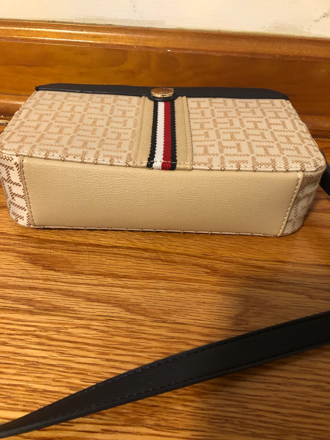 Tommy Hilfiger Monogram Crossbody Bag - photo 4