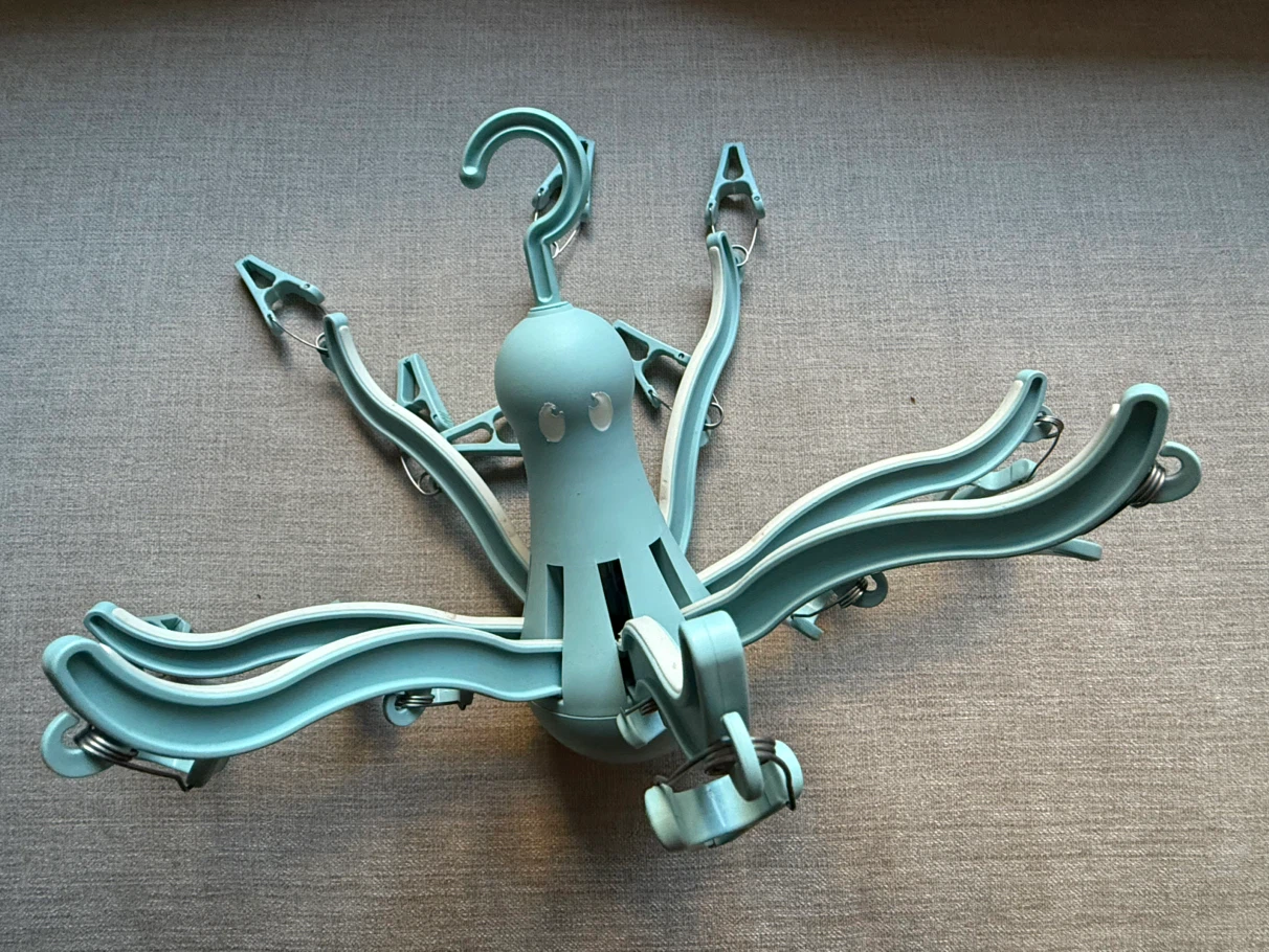 IKEA PRESSA Octopus shape sock and laundry drying hanger