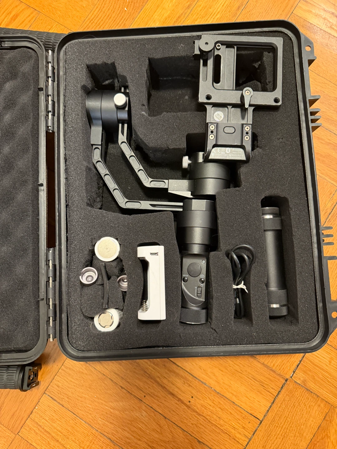 Zhiyun Crane V2 Gimbal Kit + mini tripod + handheld grip - photo 4