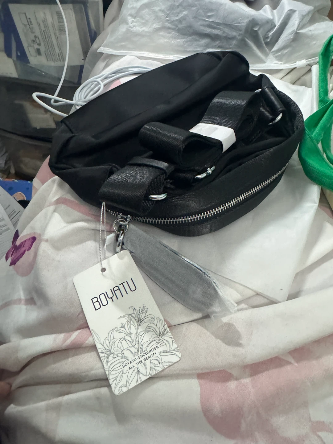 Boyatu Black Crossbody Bag with Sequined Bear - photo 3