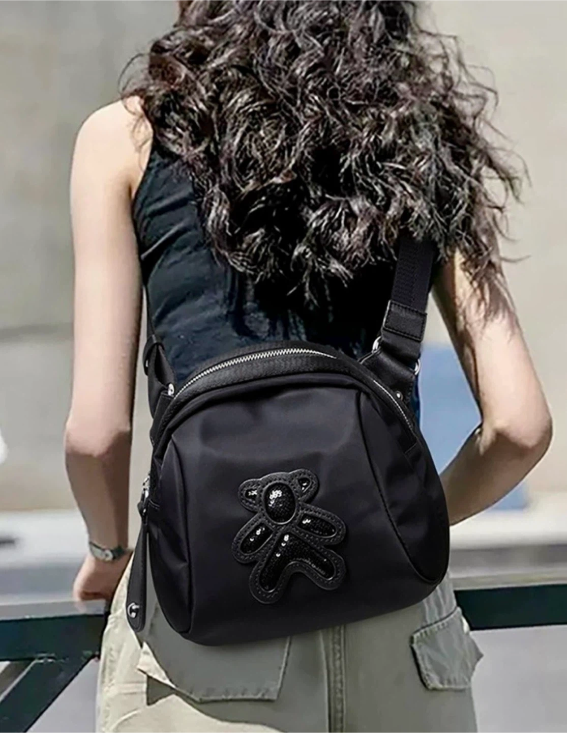 Boyatu Black Crossbody Bag with Sequined Bear - photo 4