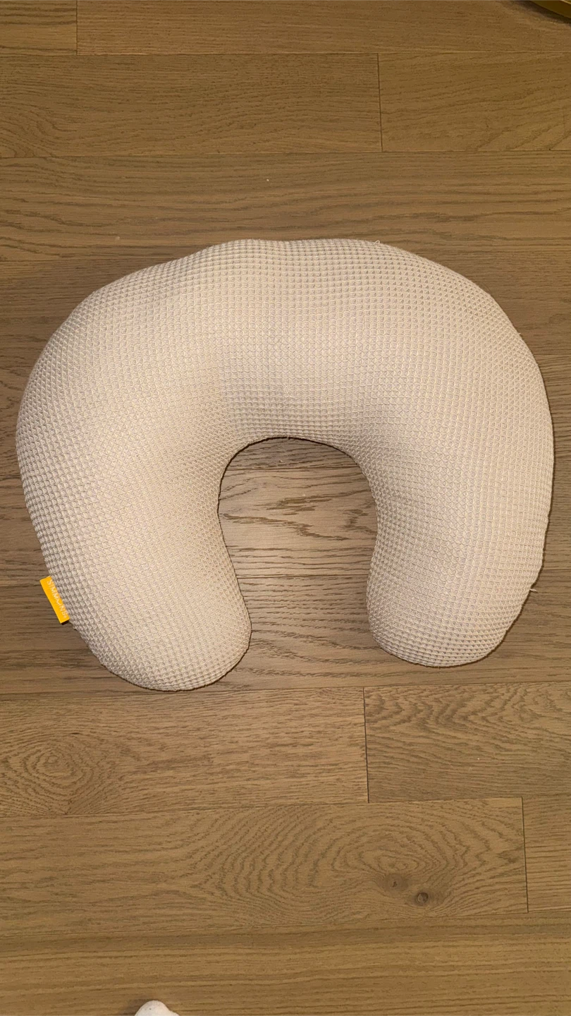 Snuggle Me Organic Feeding Pillow