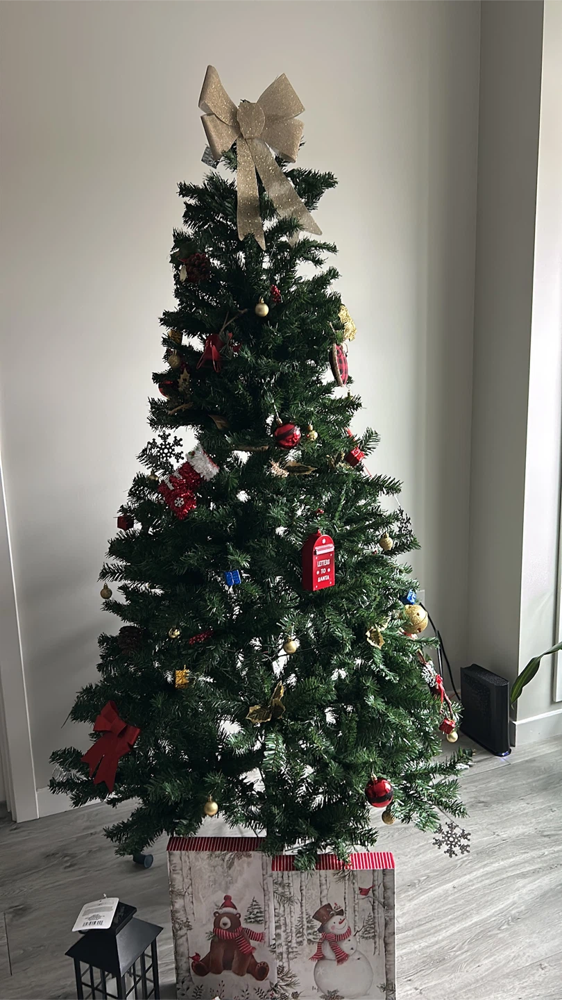 Pre-lit Artificial Christmas Tree + Ornaments + Tree Skirt - photo 2