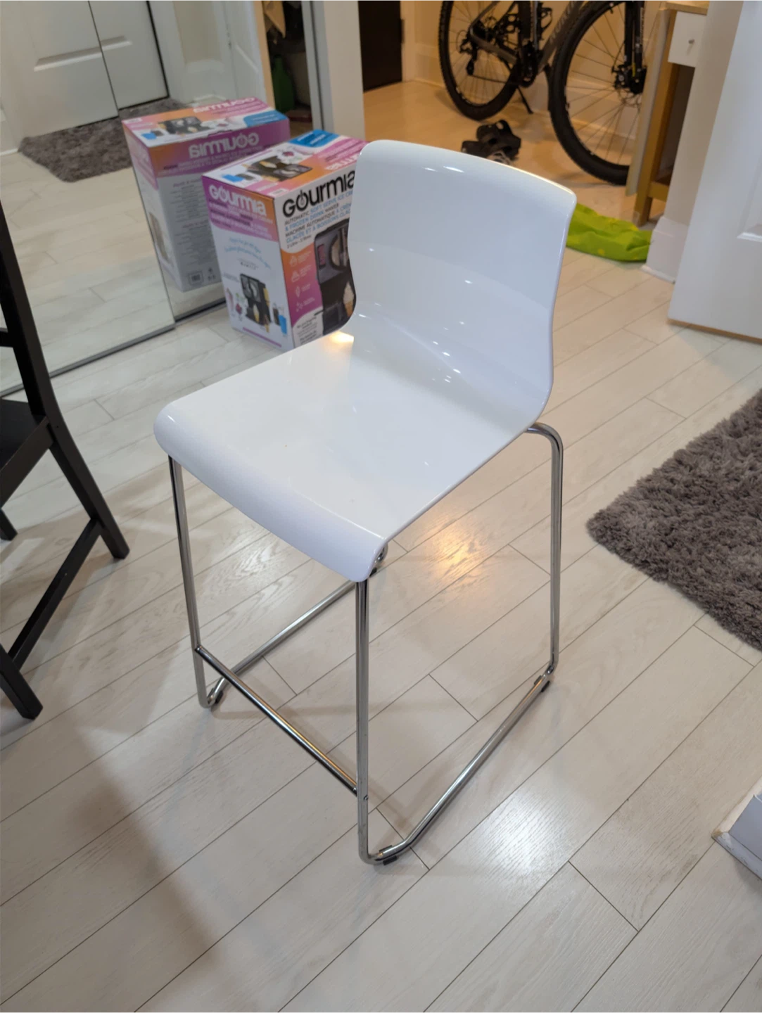 Modern 4 White Bar Stool - photo 2
