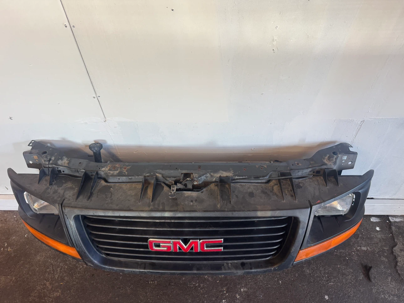 GMC Savana Van Parts: Front Grille and Doors - photo 2