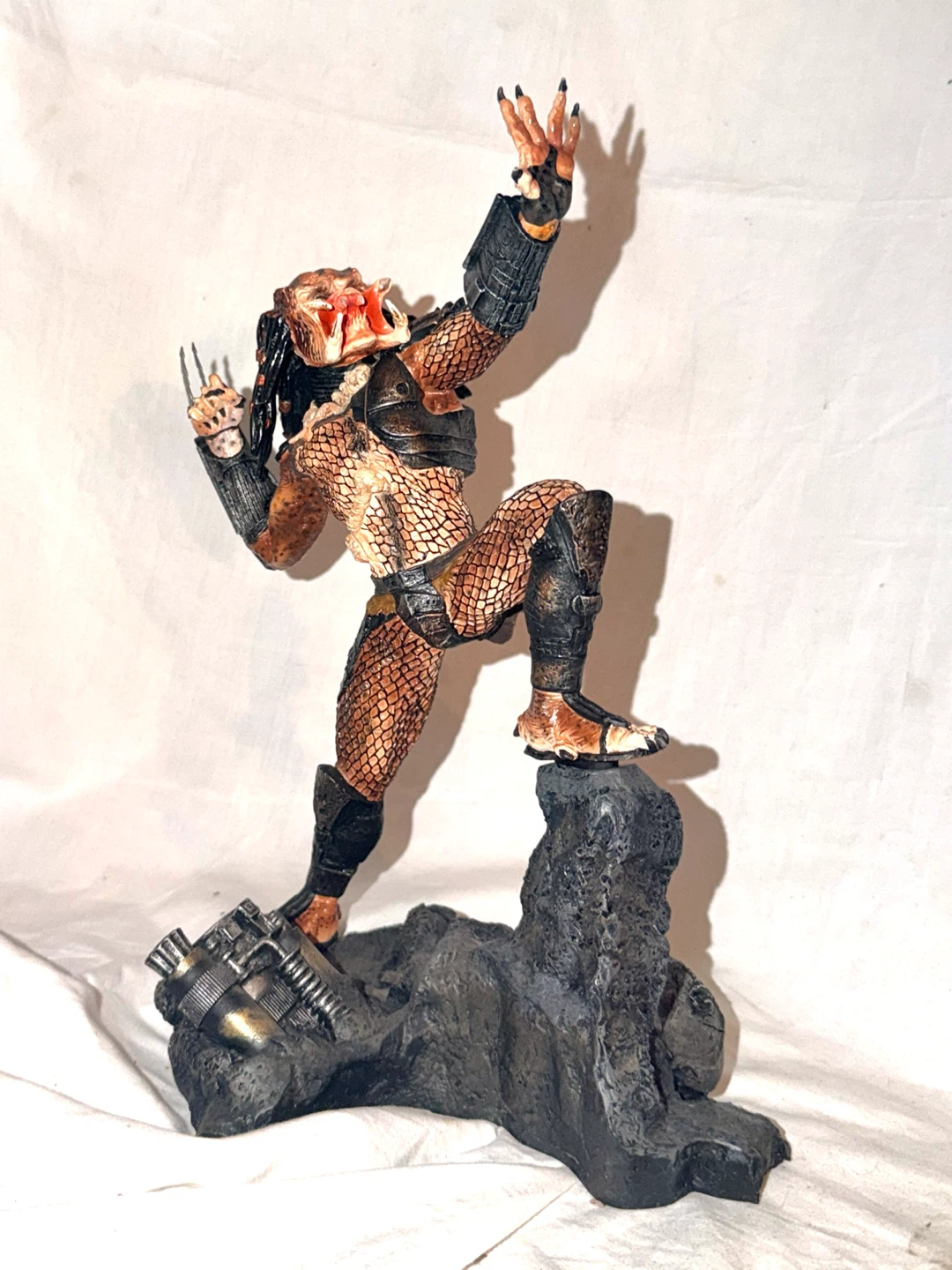 Palisades Predator AVP Collectible Statue - photo 2