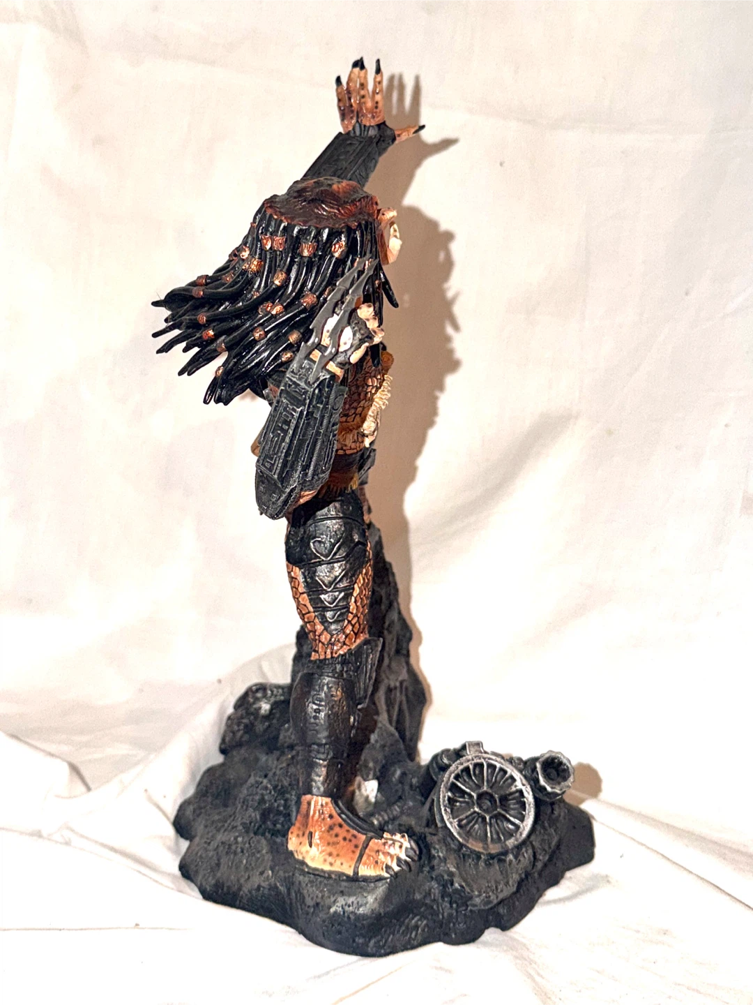 Palisades Predator AVP Collectible Statue - photo 4